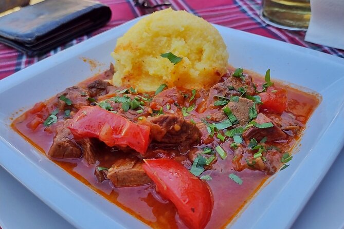 Traditional Lunch and Old Town Private Tour With a Local Guide - Accessibility and Participation