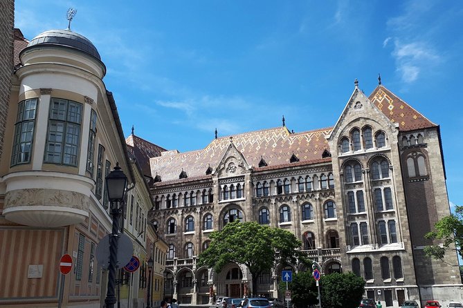 Walking Tour and Wine Tasting With Legends in the Castle District - Wine Tasting