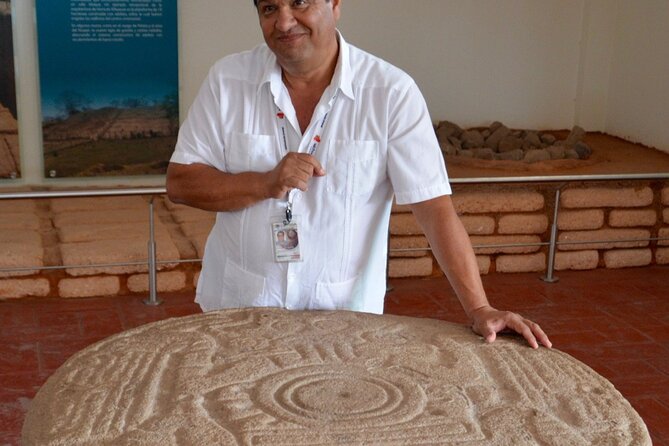 Xihuacan Culture and Archaeology Tour - Pre-Columbian Artifacts in the Museum