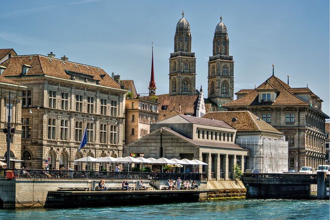 Zürich City Sightseeing Tour With Cruise, Lindt Home of Chocolate - Exploring Zürichs Old Town