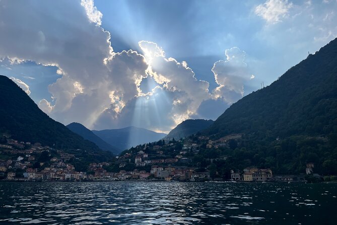 1 and a Half Hour Private Boat Tour on Lake Como - Exploring Lake Comos Highlights