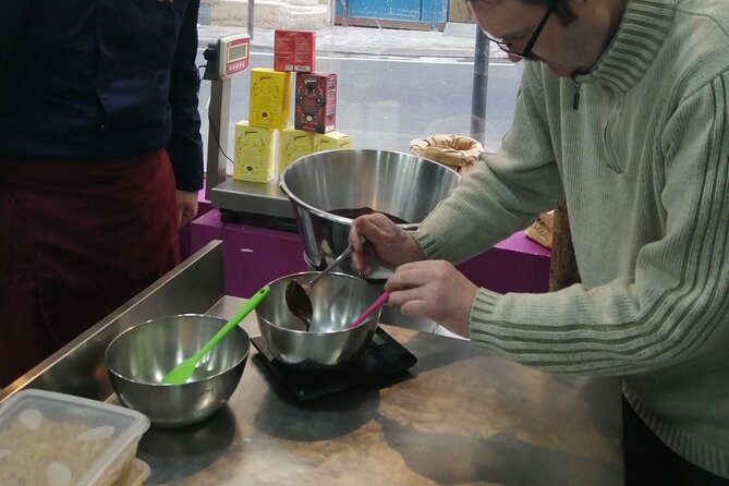 2-Hour Chocolate Bar Workshop in Paris - Accessibility and Logistics