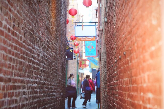 2-Hour Victoria Highlights Private Walking Tour - Explore Victorias Highlights