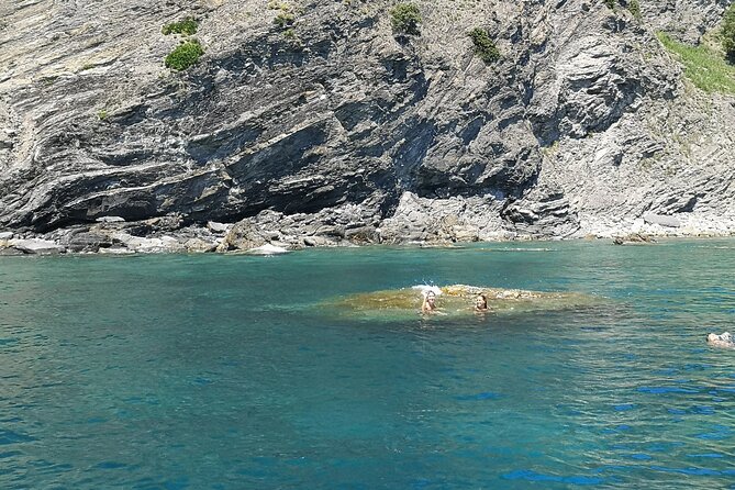 5 Lands From the Sea - Snorkeling and Unforgettable Landscapes - Knowledgeable and Enthusiastic Hosts