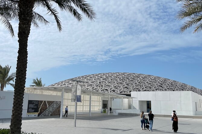 Abu Dhabi Sightseeing Private Tour From Dubai - Explore Abu Dhabis Markets