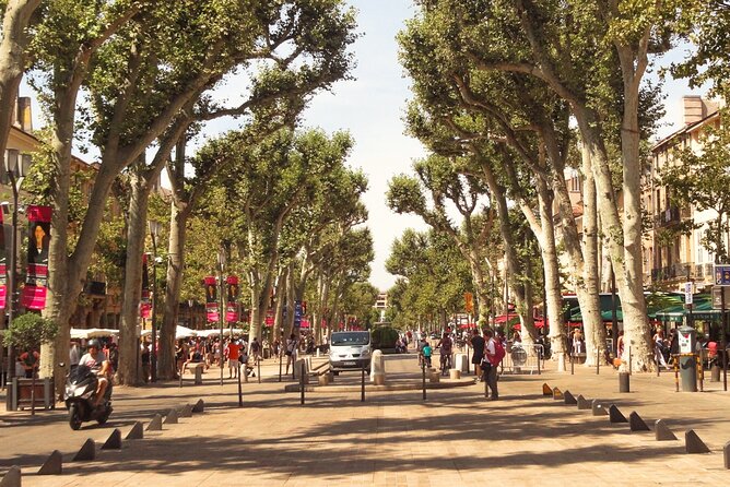 Aix-en-Provence Scavenger Hunt and Sights Self-Guided Tour - Solving Clues and Photo-Based Tasks