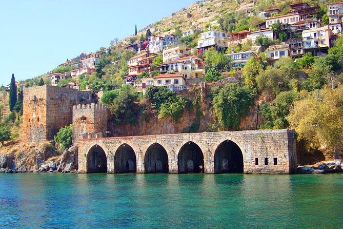 Alanya Boat Trip With Unlimited Soft Drinks and Lunch - Visiting Alanya Castle and Red Tower