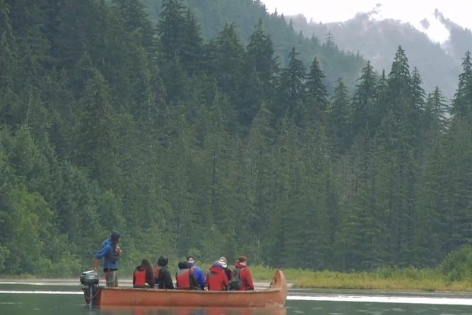Alaska Wildlife Voyageur Canoe Safari From Haines - Paddling Experience