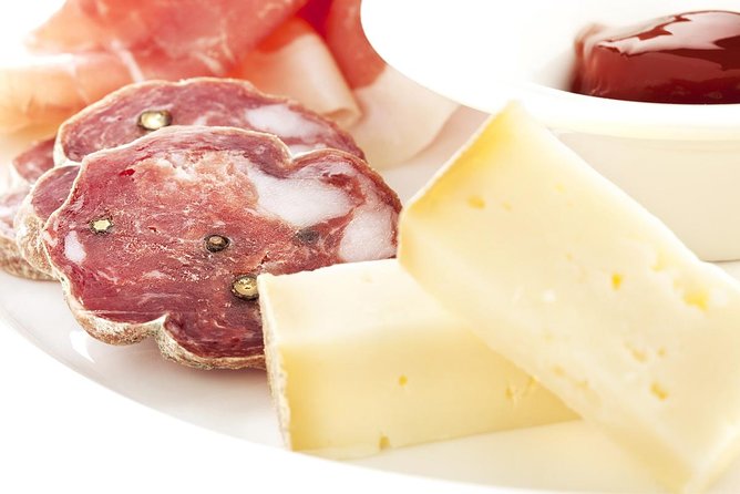 ALBA Walking & TASTING Tour (Food, Wine and History) - Group Size