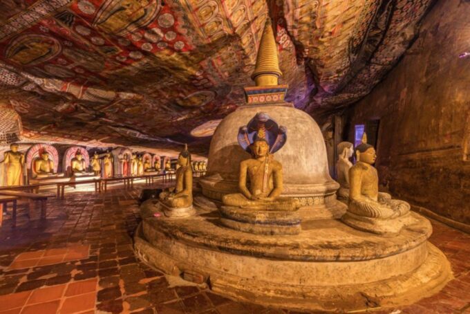 All Inclusive Sigiriya and Dambulla Day Tour From Colombo - Dambulla Cave Temple