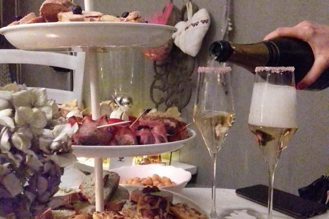 Aperitif Dinner in a Bohemian Caravan - Customer Reviews and Ratings