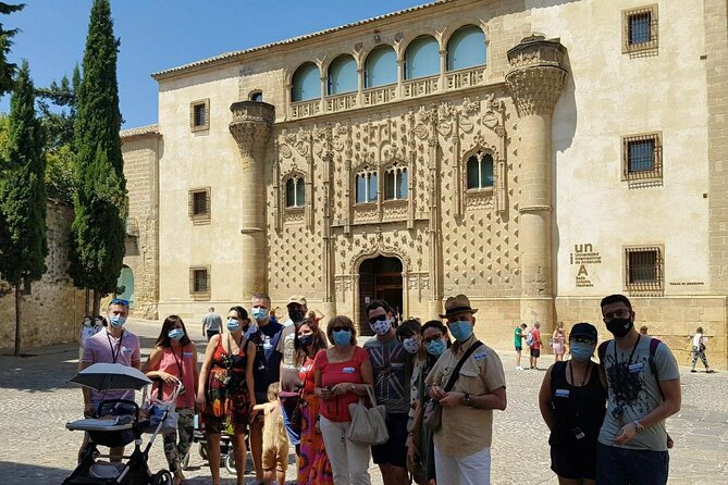 Baeza Monumental - Guided Tour With Interiors - Microphones and Audio Systems
