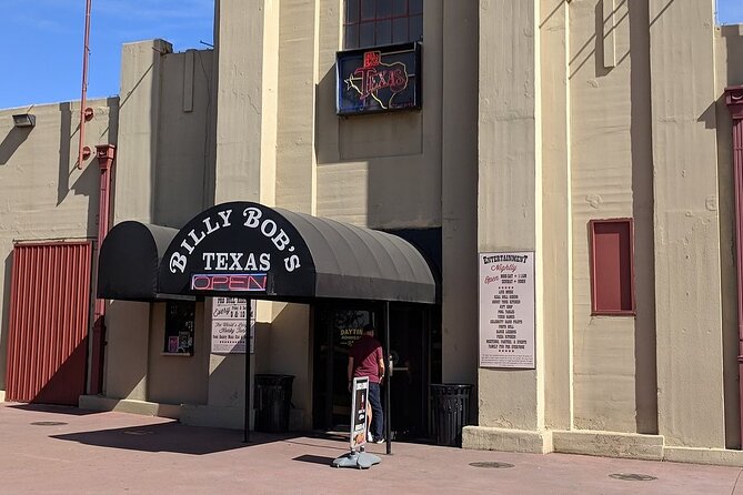 Billy Bobs Texas Honky Tonk Dinner and Photo Package - Parking Information