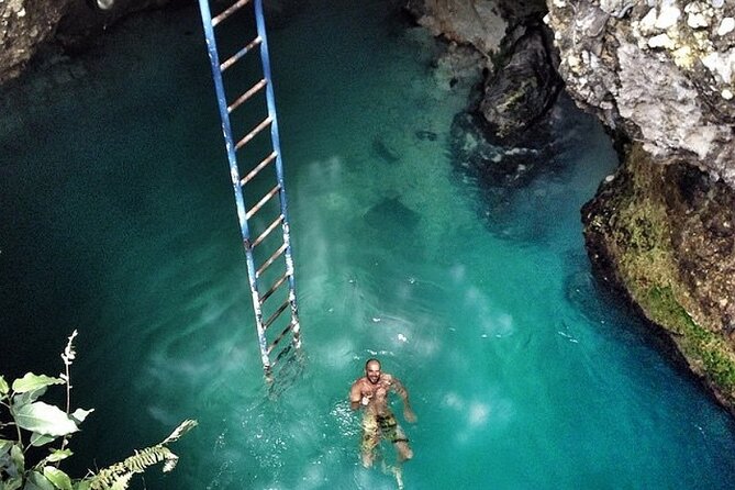 Blue Hole Mineral Spring and Herb Farm Private Tour - Exploring the Blue Hole