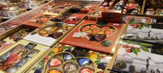 Budapest Central Market Hall: a Gastronomy Tour (German) - Additional Attractions Nearby