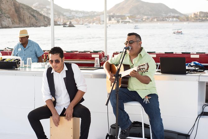 Cabo Sunset Dinner Cruise With Live Music & Open Bar on Cabo Wave - Accessibility and Amenities