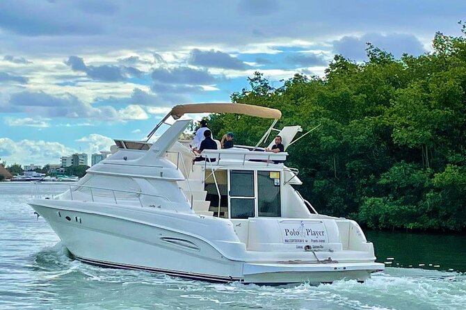 Cancun Yacht Tour - SEARAY YACHT 46 FT GREAT FOR SUNSET 15 PEOPLE MAX 25P9 - Group Size and Exclusivity