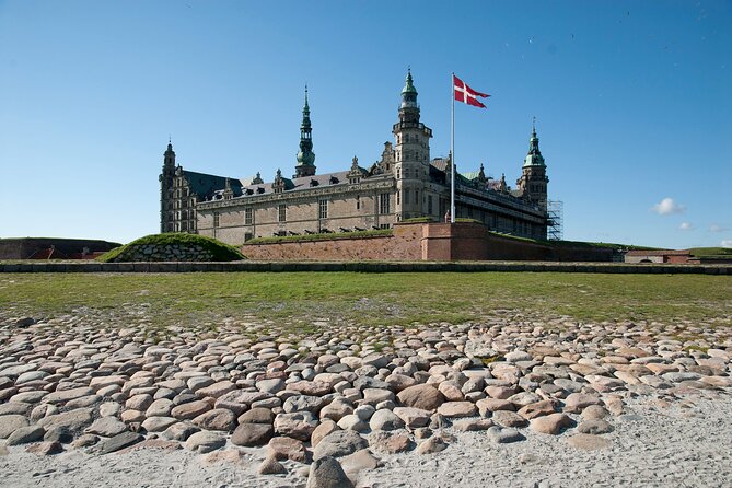 Castle, Palace & Cathedral Tour - Group Size and Experience
