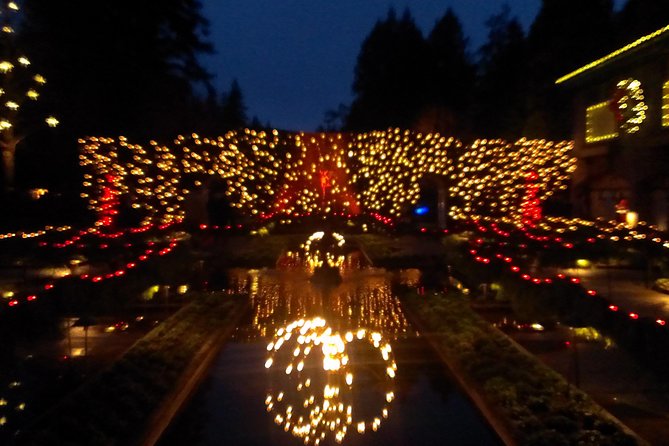 Christmas in Victoria and the Butchart Gardens - Victoria Neighborhood Displays