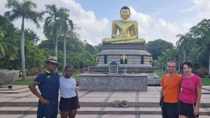 Colombo: Shopping Tour by Tuktuk With Sightseeing Tour - Shopping Destinations