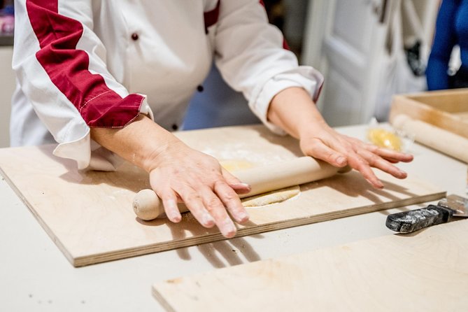Cooking Class and Home Made Pasta in Florence With LA Vivandiera! - Engaging and Knowledgeable Host