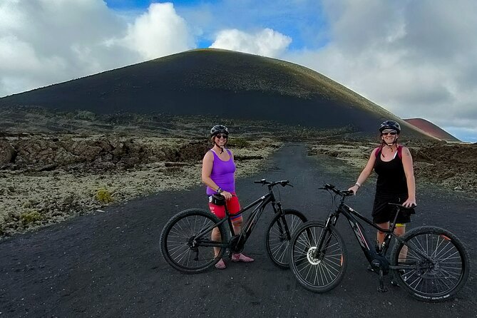 Cycle Among Volcanoes: Discover the Essence of Lanzarote - Ebike Adventure Through Lanzarote