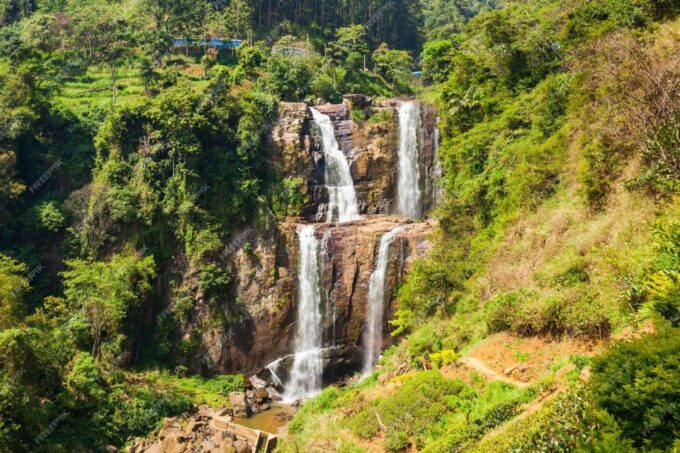 Day Tour From Kandy to Nuwara Eliya and Ramboda Waterfall - Gregory Lake