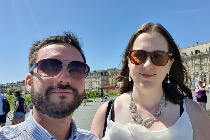 E-Scavenger Hunt Honfleur: Explore the City at Your Own Pace - Combining Online Game and City Walk