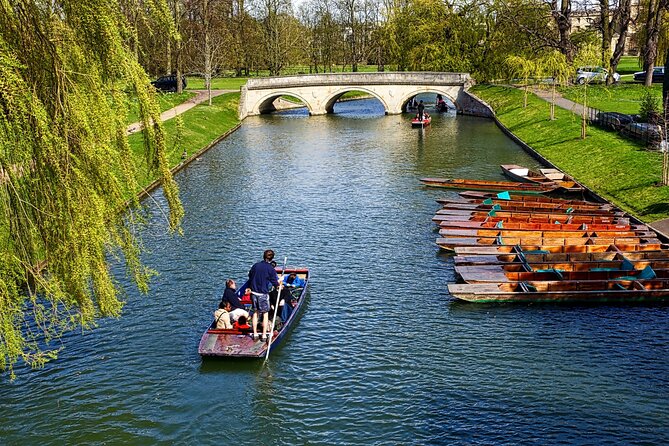 Explore Cambridge With Family - Walking Tour - Engaging With History