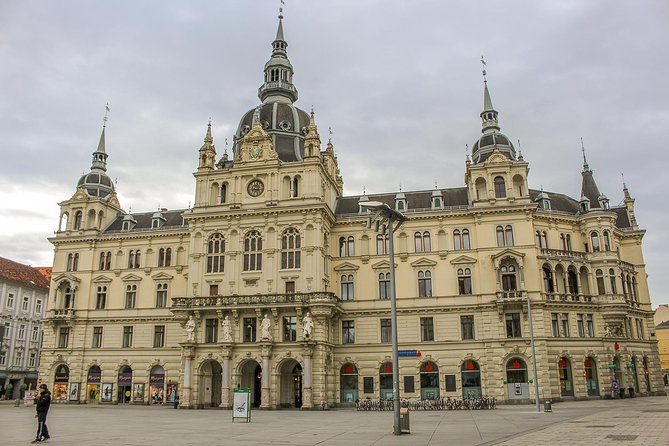 Explore Graz in 60 Minutes With a Local - Maximize Sightseeing in 60 Minutes