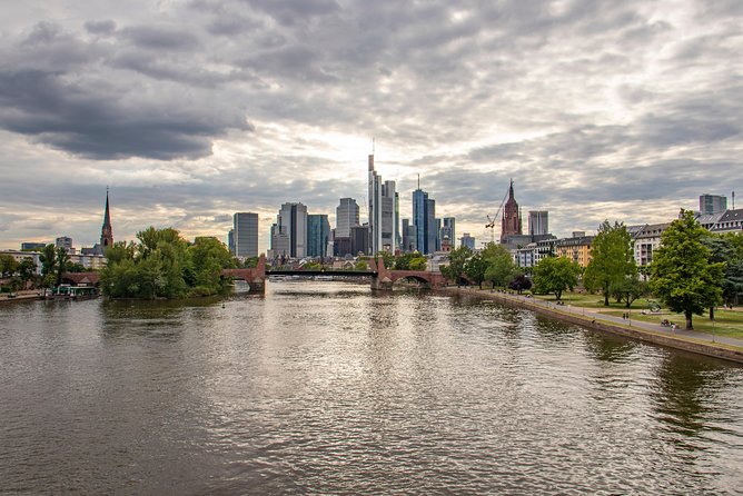 Explore the Instaworthy Spots of Frankfurt With a Local - Tips for Capturing the Perfect Shot
