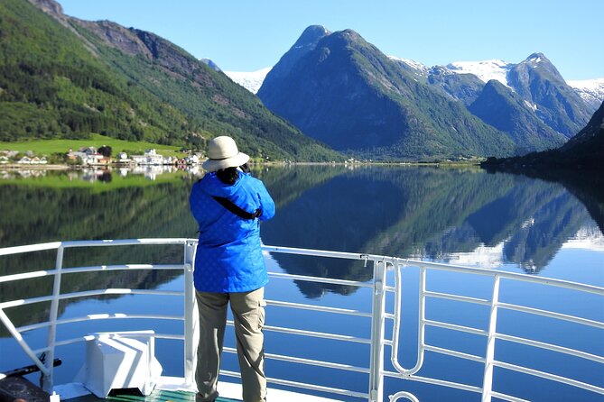 Fjord Cruise to Fjærlandsfjord - Tour Guide and Language Options