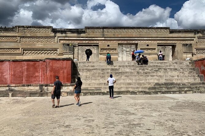 Full-Day El Tule, Mitla & Hierve El Agua Tour From Oaxaca - Visiting El Tule and Mitla