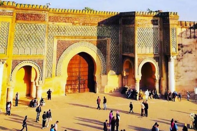 Full-Day Tour With a Group to Volubilis Moulay Idriss Meknes From Fez - Traveler Reviews