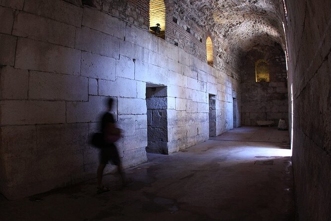 Game of Thrones Tour Split - Small Group - Exploring Splits Game of Thrones Locations