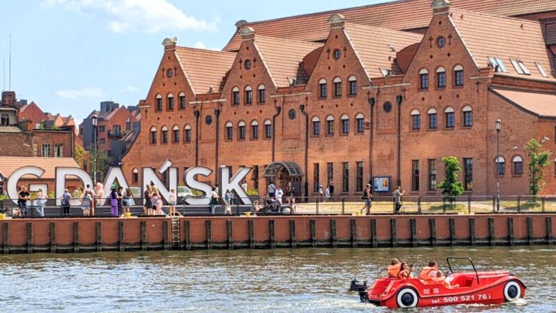 Gdansk: Old Town Highlights Self-guided Tour - Must-See Landmarks