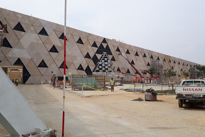Grand Egyptian Museum the GEM Tour and Giza Pyramids - Marveling at the Giza Pyramids