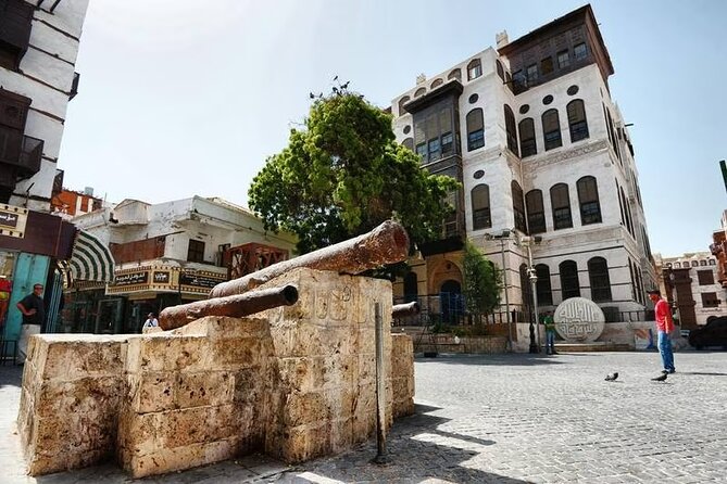 Guided Tour in Jeddah by Local Woman - Ideal Traveler Profile