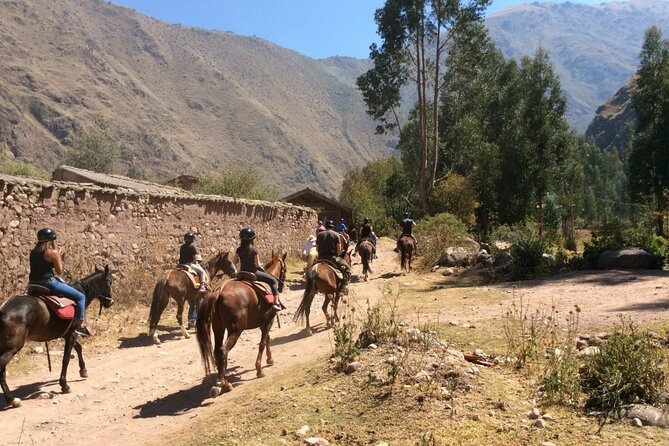 Horseback Riding in Miradores Del Valle Del Cusco, Peru - Booking and Logistical Information