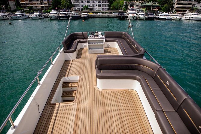 Istanbul: Private Bosphorus Tour On Luxury Yatch - Experience the Bosphorus