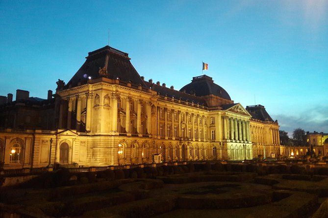 Lively Brussels Highlights Bike Tour DUTCH - Biking Through Brussels