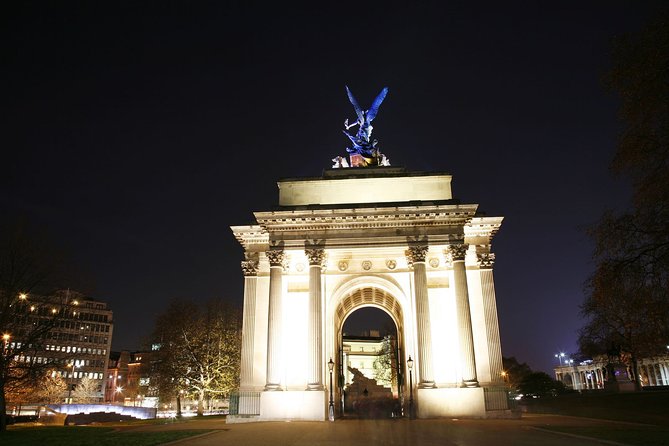 London Christmas Eve With 3 Course Dinner and Midnight Mass - Tour Itinerary and Order Subject to Change