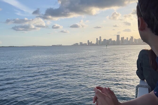 Miami Skyline Sunset Cruise With the Mojito Bar on Board - Tips for an Enjoyable Cruise