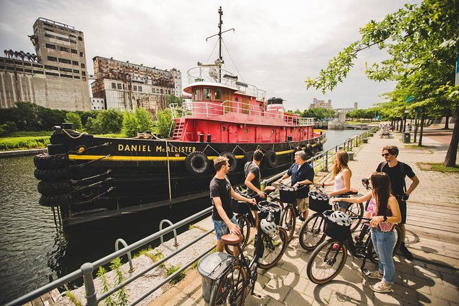 Montreal Highlights Bike Tour: Downtown, Old Montreal, Waterfront - Customer Feedback