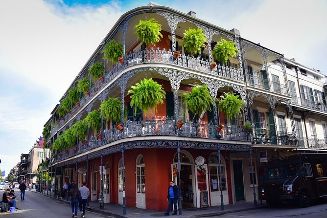New Orleans Mardi Gras Walking Tour - Tips for Participants