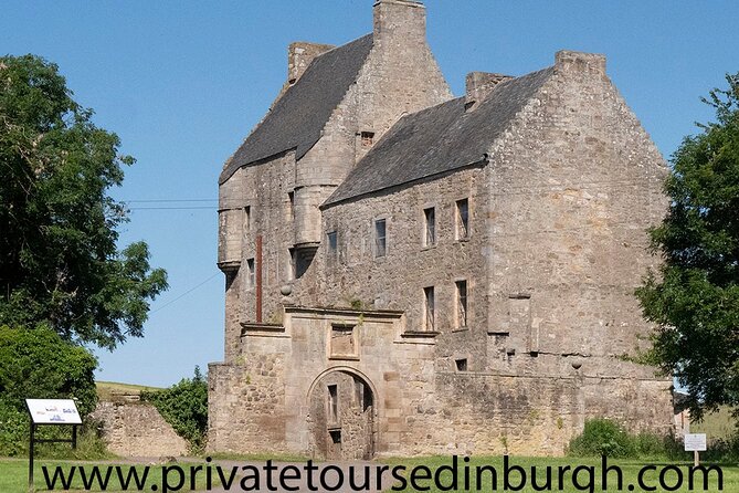 Outlander & Blood of My Blood Day Tours Lallybroch From Edinburgh - Exploring Falkland