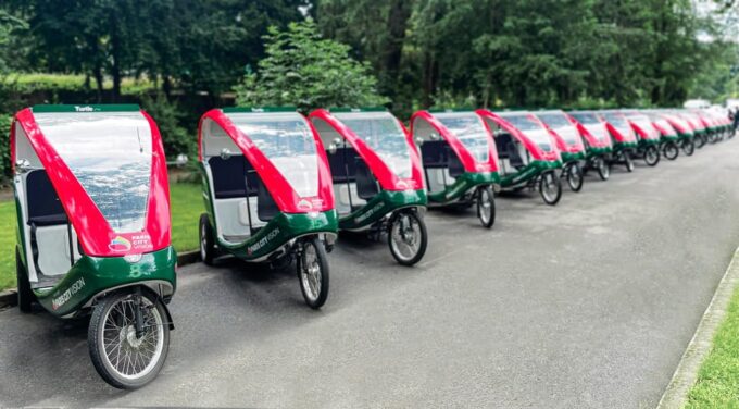 Paris : Private Luxury Rickshaw Tour With Hotel Pick-up - Eco-Friendly Option