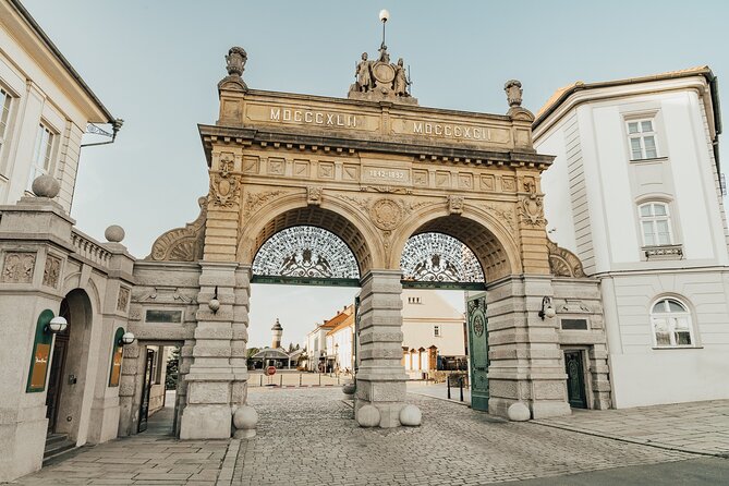 Pilsner Urquell Brewery Tour With Beer Tasting - Tasting the Unfiltered Pilsner
