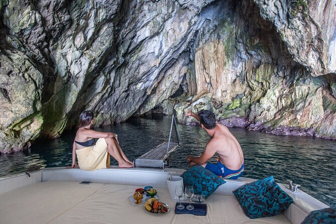 Private Boat Tour of the Island of Capri, Caves, Faraglioni - Reviews