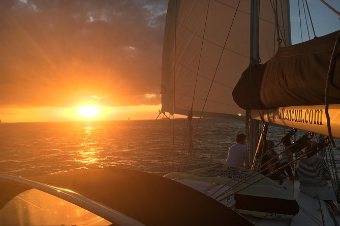 Private Customizable Sailing Tour in Cancun - Exploring Isla Mujeres